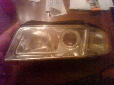 Fs CT- 99.5 Audi A4 OEM Projector Headlights-audi-a4-headlights-5.jpg