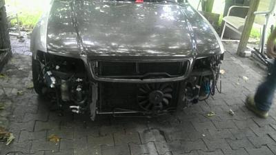 an oxidized b5 carbon fiber oem hood if someone wants it-img_0134.jpg