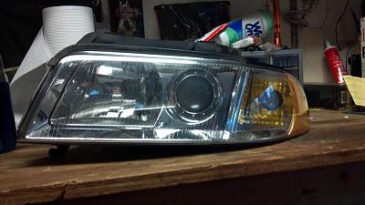 valeo a4 b5 1 piece headlight driver side-headlightfront.jpg