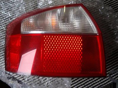 FS: Brand new,in box, B^ A4 Drivers Tail Light (OEM HELLA)-fall-2010-175.jpg