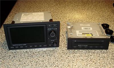 NAV head unit and speakers from 2005.5 S4-huandcd.jpg