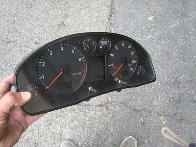 1998 gauge cluster from A4 V6-img_2384.jpg