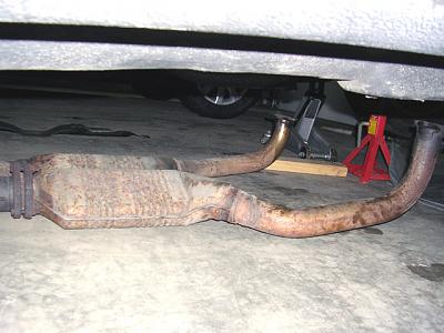 Turning over engine by hand -2.8L FWD-06-exhaustdown.jpg