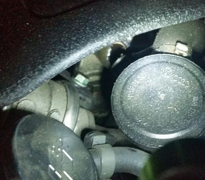 Broken, yet unidentifiable hose leading directly to the right side of the engine;-20150609_214607-1.jpg