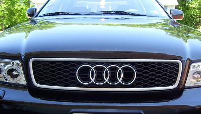 Just bought OEM RS4 grill, need HELP-audifoprums.jpg